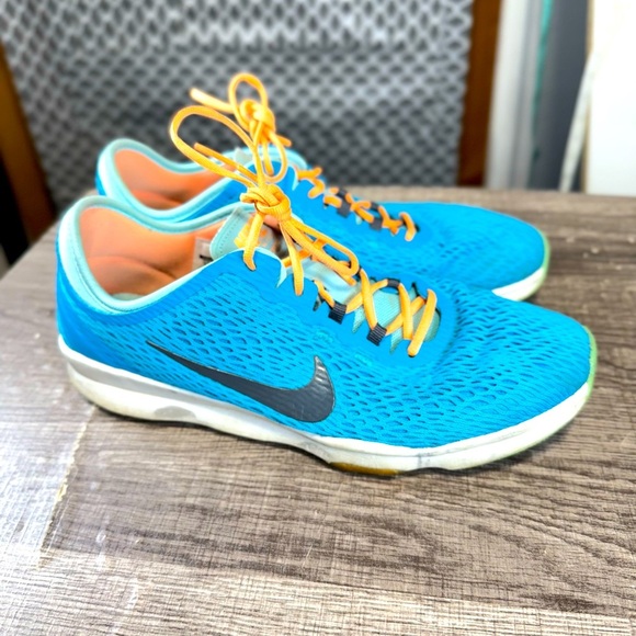nike zoom running shoes  Size 7.5  Light Weight Running Trainers Blue Peach - Picture 1 of 9